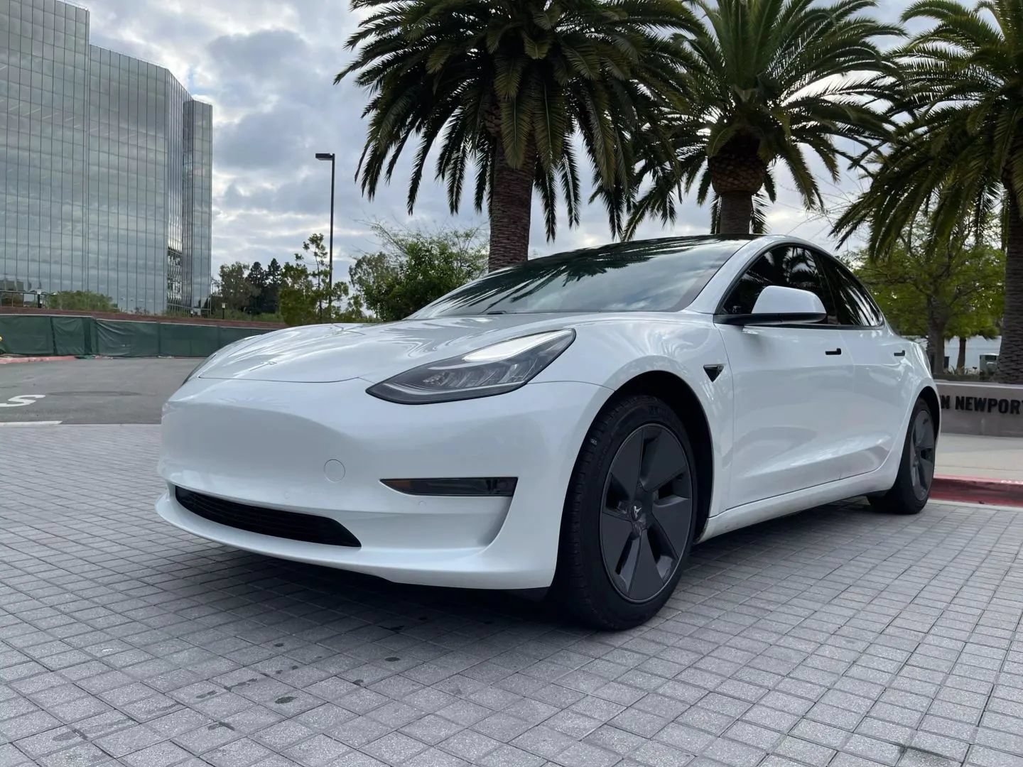 Used 2022 Tesla Model 3 Standard Range RWD image 2