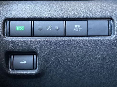 Certified 2025 Nissan Sentra SR w/ Midnight Edition FWD image 29