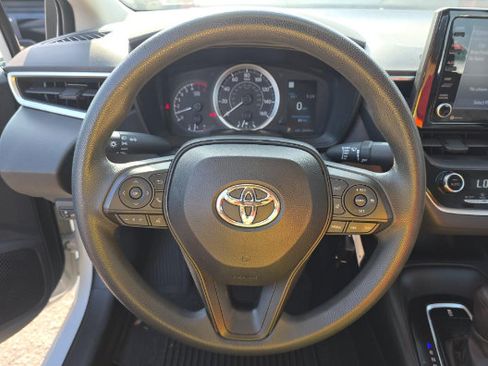 Used 2022 Toyota Corolla LE FWD image 7