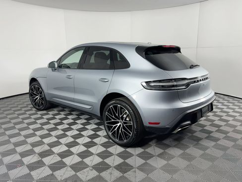 Certified 2026 Porsche Macan AWD/4WD image 3