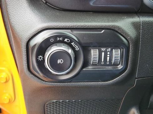 Certified 2021 Jeep Wrangler Unlimited Sahara AWD/4WD image 28