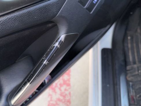 Used 2015 Hyundai Genesis 3.8 image 12