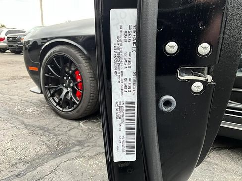 Used 2016 Dodge Challenger SRT Hellcat image 36