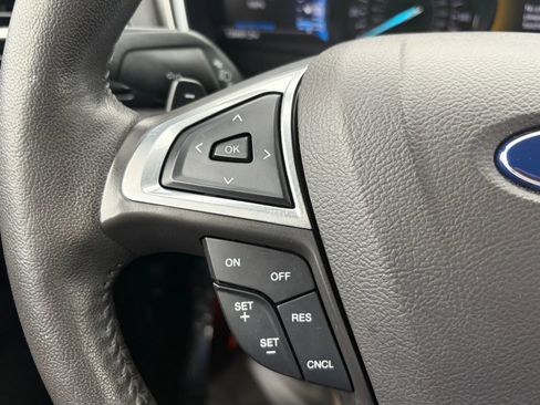 Used 2016 Ford Fusion SE AWD/4WD image 27