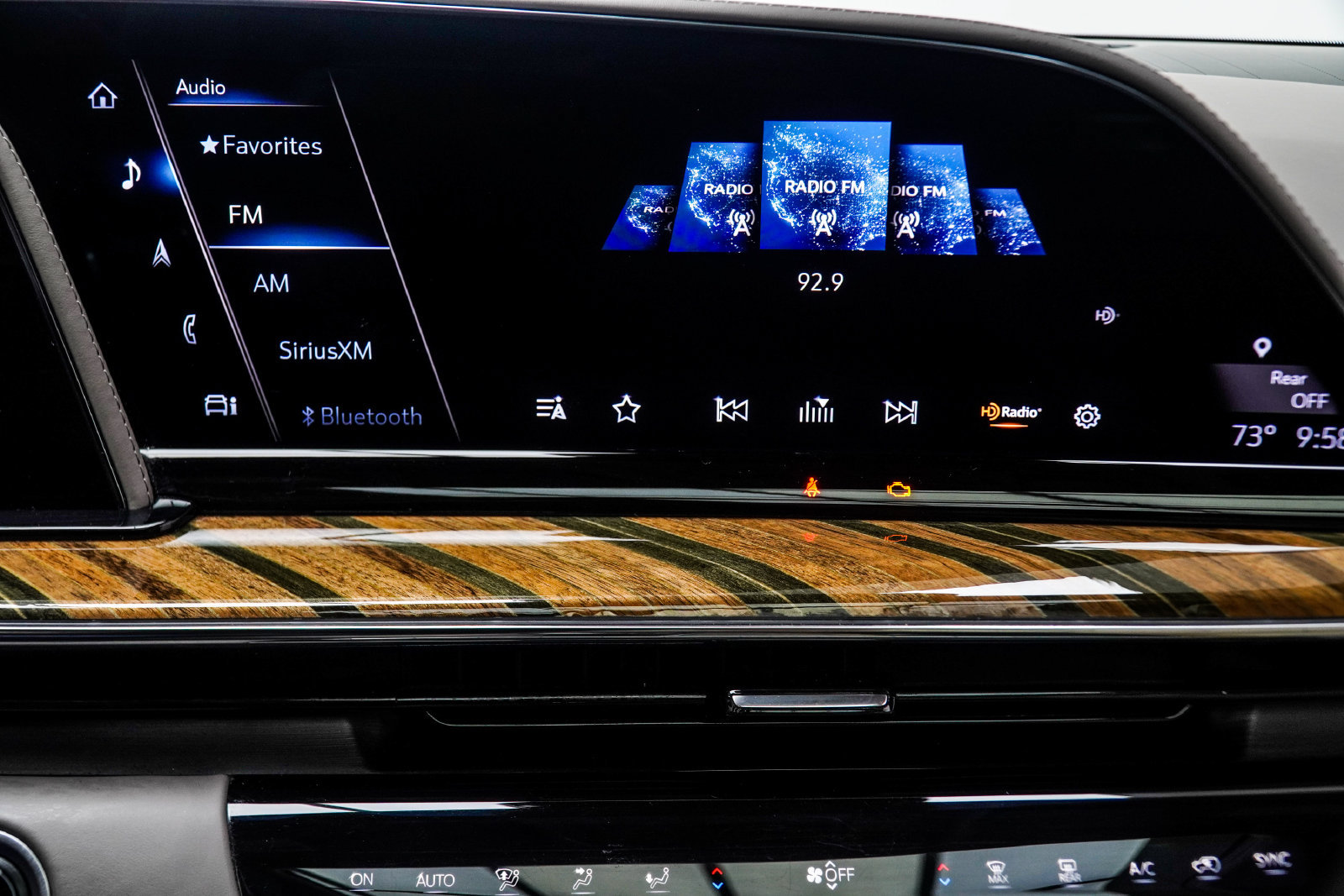 Used 2022 Cadillac Escalade Premium Luxury Platinum w/ LPO, Radiant Package AWD/4WD image 25
