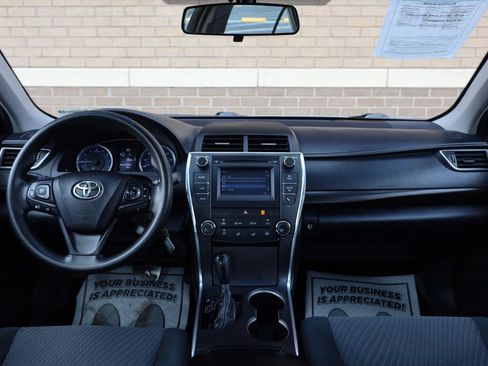 Used 2017 Toyota Camry LE FWD image 27
