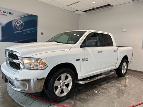 Used 2018 RAM 1500 Classic SLT image 2