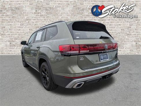 Certified 2025 Volkswagen Atlas Peak Edition SE image 6