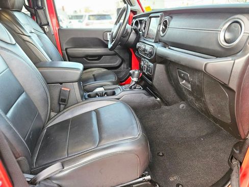 Used 2022 Jeep Wrangler Unlimited Sahara w/ Dual Top Group image 9