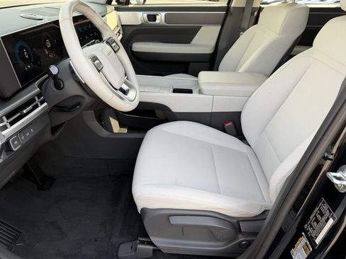 Used 2025 Hyundai Santa Fe SE FWD image 24