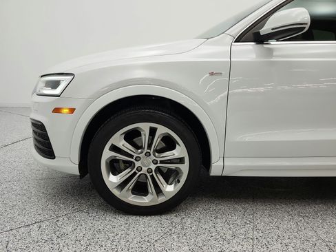 Used 2018 Audi Q3 2.0T Premium Plus w/ Premium Plus Package FWD image 30