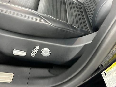 Used 2024 Lincoln Nautilus Reserve image 23