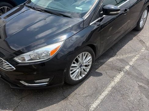 Used 2016 Ford Focus Titanium w/ Titanium Cold Weather Package FWD image 4