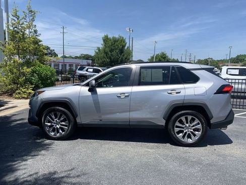 Certified 2021 Toyota RAV4 XLE Premium FWD image 5