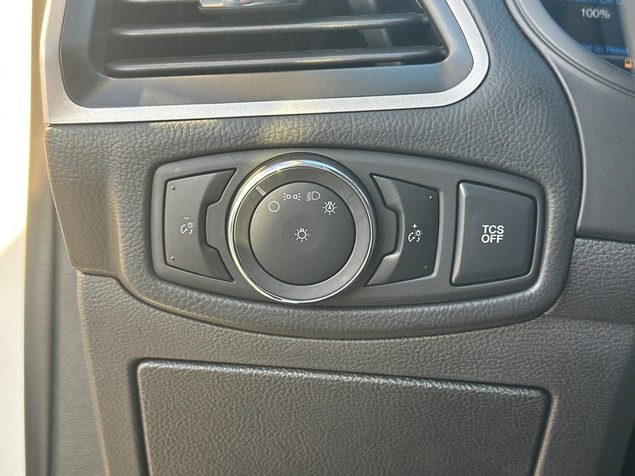 Certified 2024 Ford Edge SEL AWD/4WD image 32