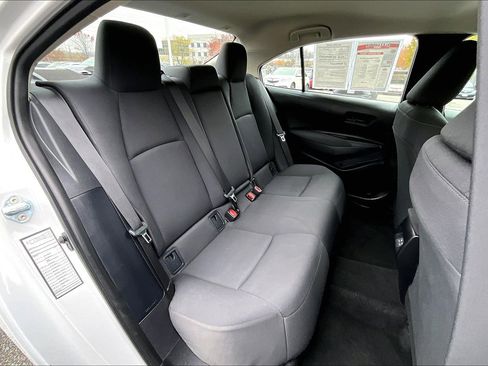 Used 2025 Toyota Corolla LE image 25