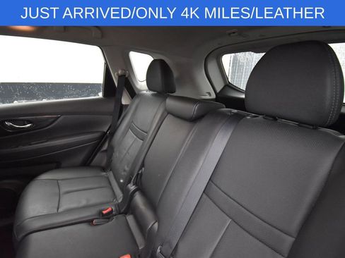 Used 2016 Nissan Rogue SL w/ SL Premium Package image 12