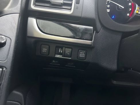 Used 2018 Subaru Forester 2.5i Touring w/ Popular Package #3B image 16