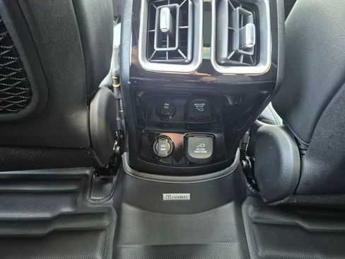 Used 2025 Kia Sorento SX Prestige image 14