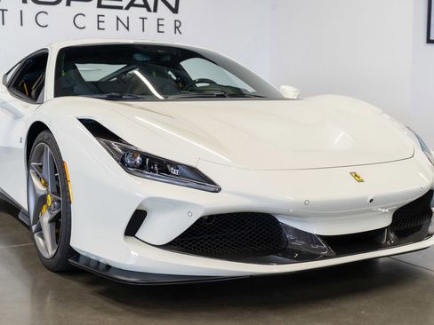 Used 2021 Ferrari F8 Tributo RWD image 35