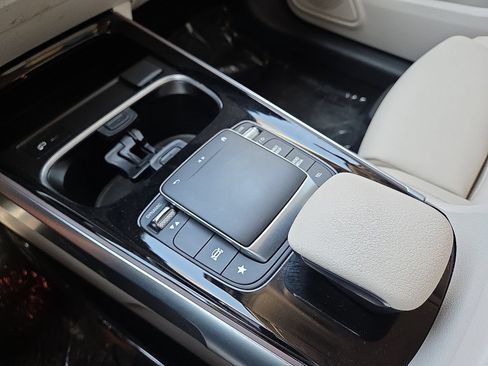 Used 2022 Mercedes-Benz GLB 250 4MATIC w/ Premium Package Lite image 26