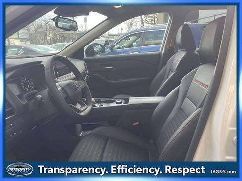 Used 2025 Nissan Rogue SV w/ Rock Creek Premium Package image 15