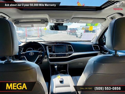Used 2019 Toyota Highlander XLE image 31