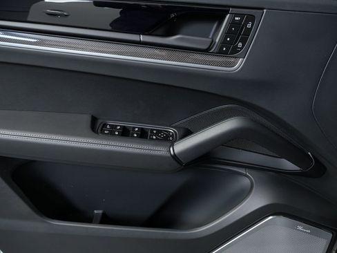 New 2026 Porsche Cayenne Turbo image 6