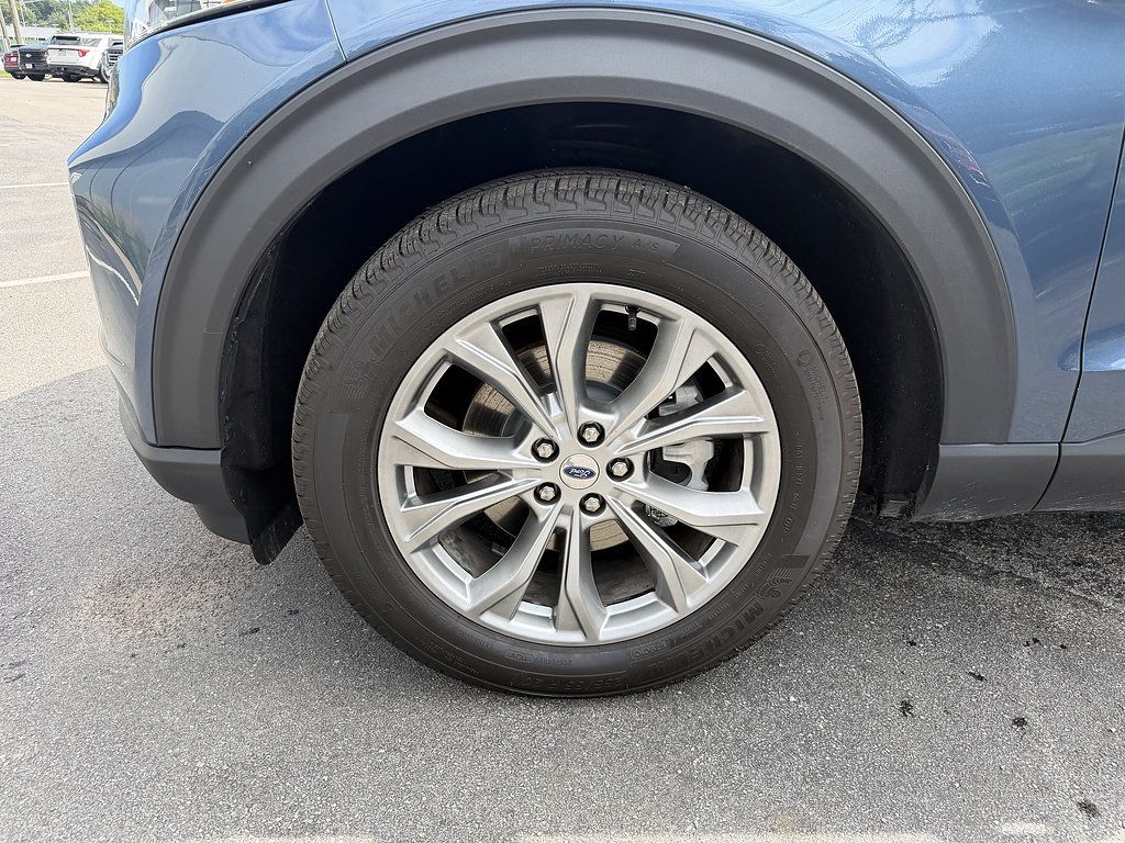 Used 2020 Ford Explorer XLT w/ Equipment Group 202A AWD/4WD image 11