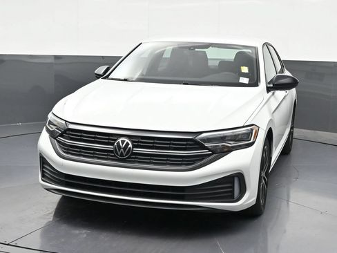 Used 2023 Volkswagen Jetta Sport FWD image 8