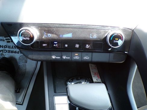 Used 2025 Hyundai Elantra Sport FWD image 25