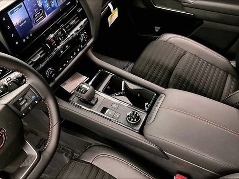 New 2026 Nissan Pathfinder Rock Creek AWD/4WD image 9