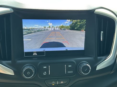 Used 2022 GMC Terrain SLT FWD image 28