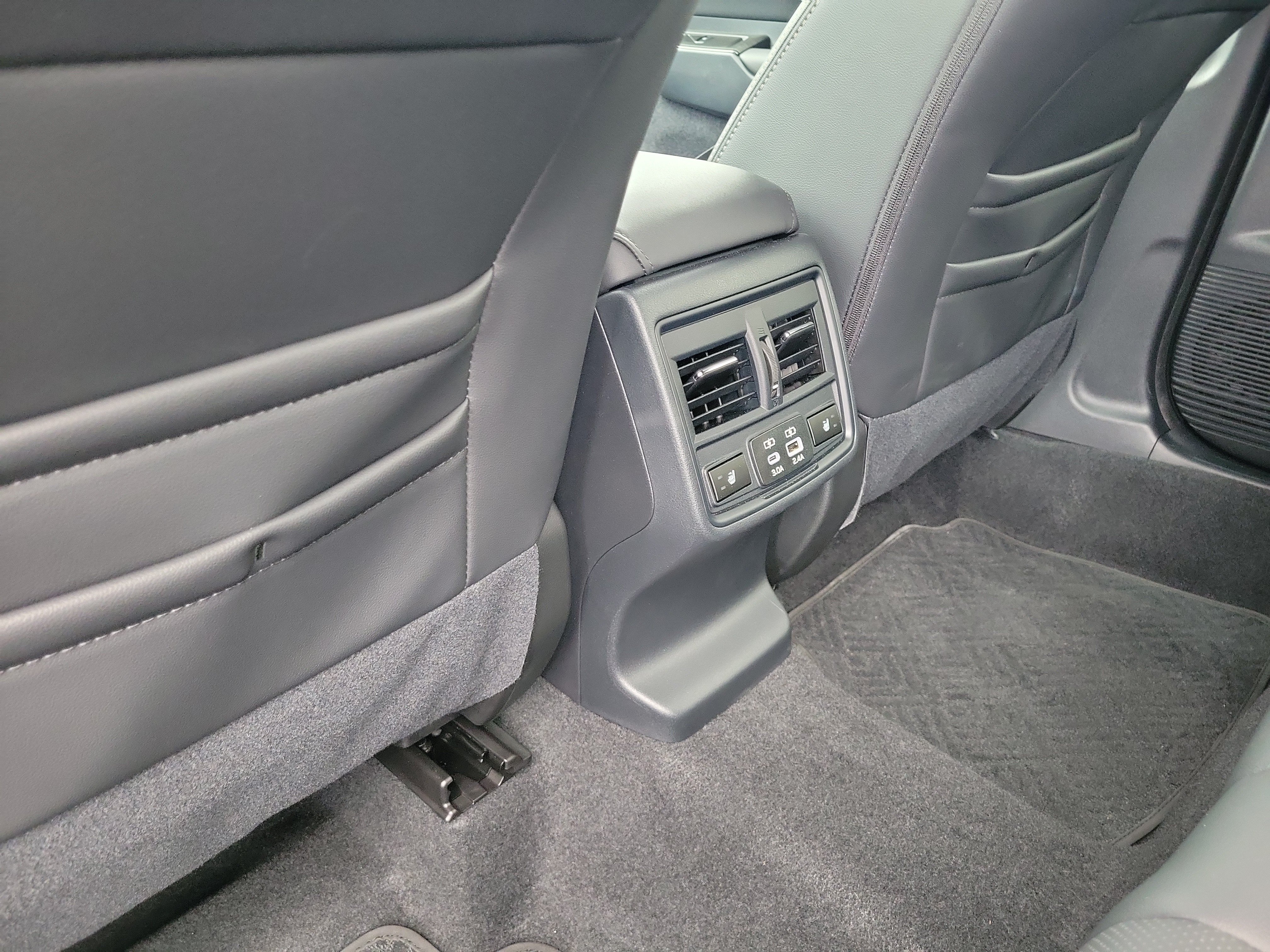 Certified 2026 Subaru Outback Limited AWD/4WD image 13