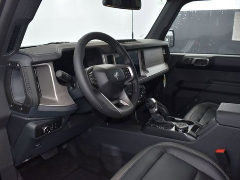 New 2025 Ford Bronco Outer Banks w/ Sasquatch Package image 8