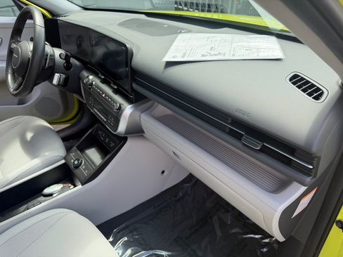 Used 2024 Hyundai Kona SEL FWD image 30