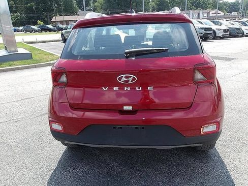 Certified 2025 Hyundai Venue Limited FWD image 6