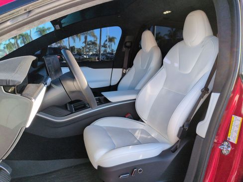 Used 2024 Tesla Model X Plaid image 16