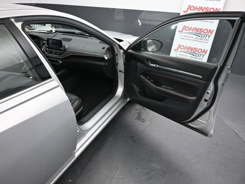 Used 2023 Nissan Altima 2.5 SR image 19