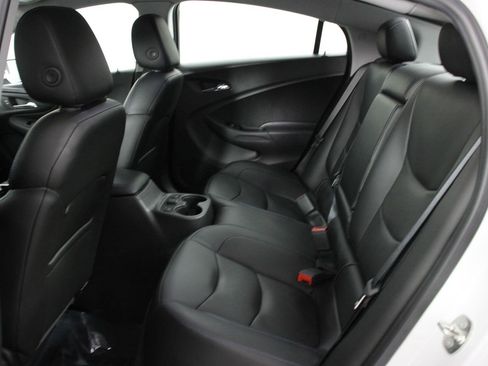 Used 2018 Chevrolet Volt Premier w/ Driver Confidence Package image 32