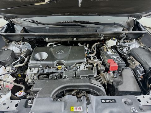 Used 2020 Toyota RAV4 XLE FWD image 31