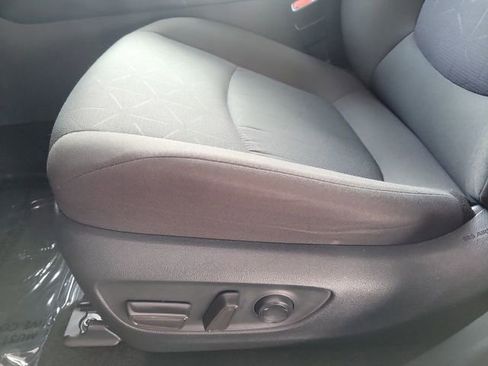 Used 2025 Toyota RAV4 XLE FWD image 22
