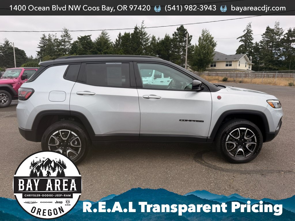 Used 2024 Jeep Compass Trailhawk w/ Trailhawk Elite Group AWD/4WD image 4