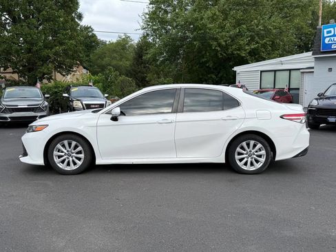 Used 2018 Toyota Camry L image 12