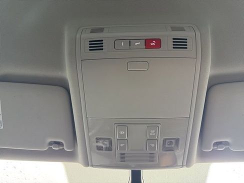 Used 2019 Volkswagen e-Golf SE w/ Driver Assistance Package image 26