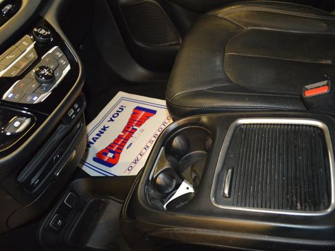 Used 2019 Chrysler Pacifica Touring-L Plus w/ S Appearance Package image 22