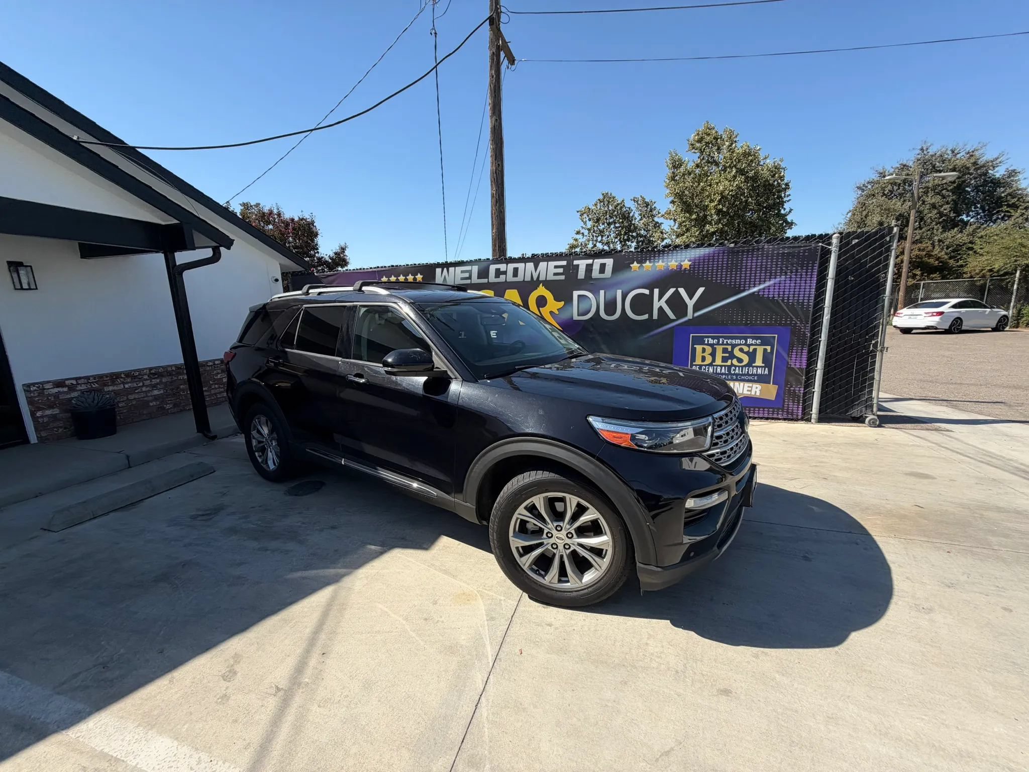Used 2022 Ford Explorer Limited w/ Equipment Group 301A AWD/4WD image 5