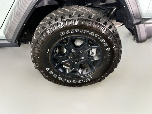 Used 2023 Jeep Wrangler Unlimited w/ Cold Weather Group AWD/4WD image 11
