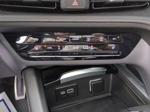 Used 2022 Buick Envision Preferred FWD image 25