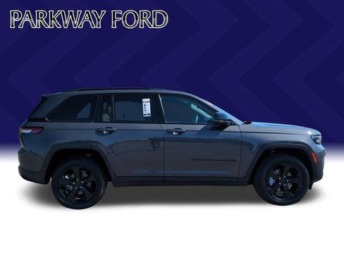 Used 2024 Jeep Grand Cherokee Limited w/ Luxury Tech Group II AWD/4WD image 6